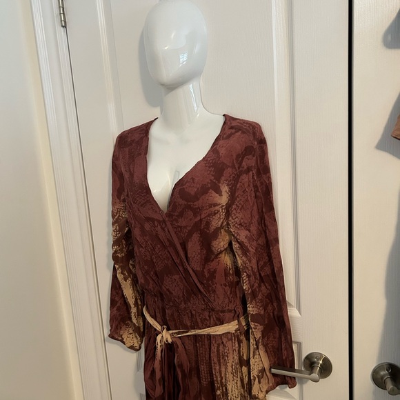 Full Length Rayon Dress - Picture 9 of 9